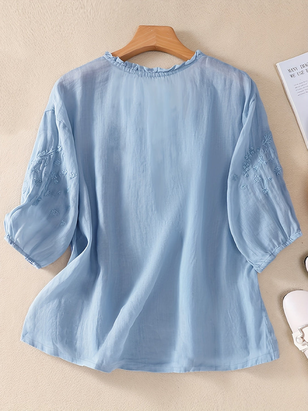 Éléna™ — Blouse brodée élégante en lin mélangé