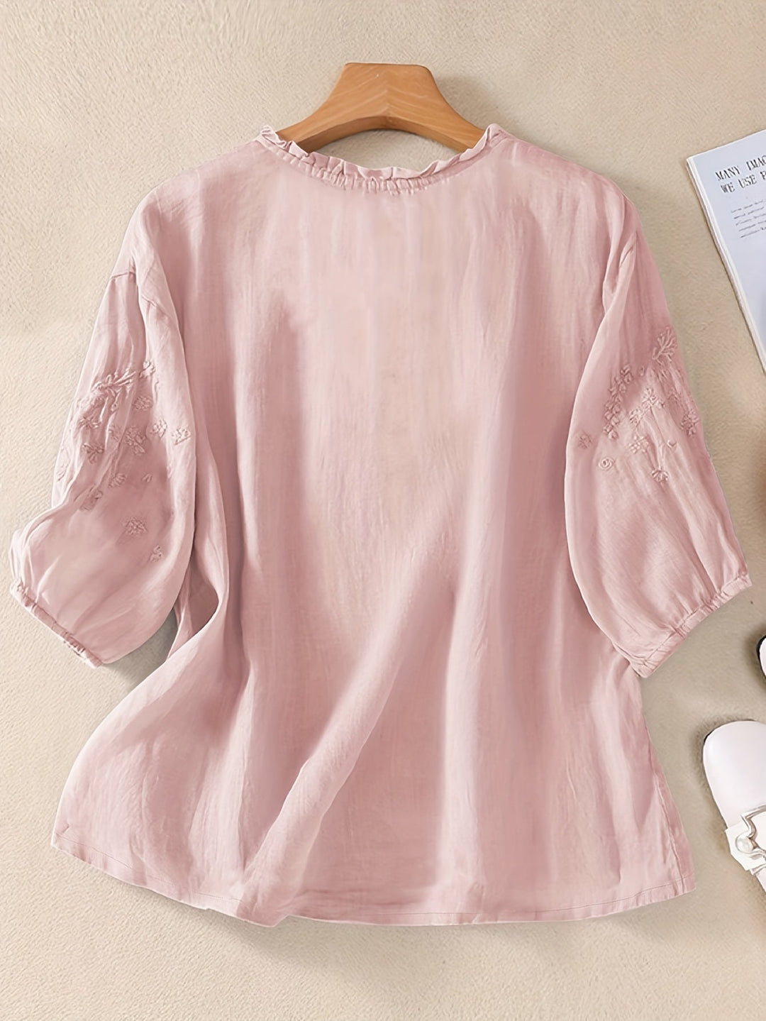Éléna™ — Blouse brodée élégante en lin mélangé