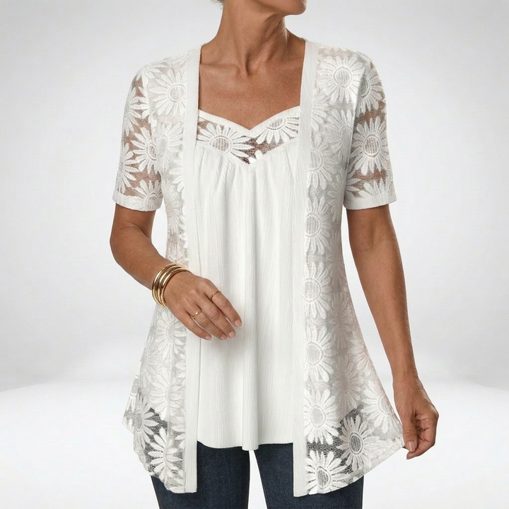 Prudence™ — Blouse blanche dentelle manches courtes élégance féminine