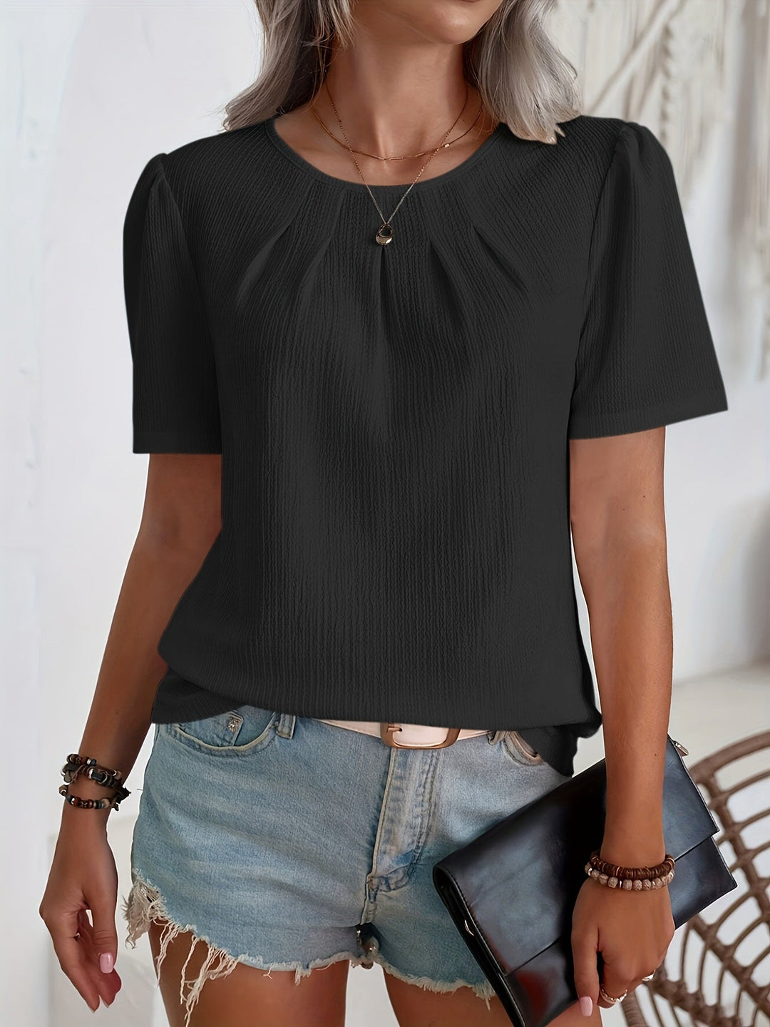 Noémie™ — T-shirt élégant à texture subtile