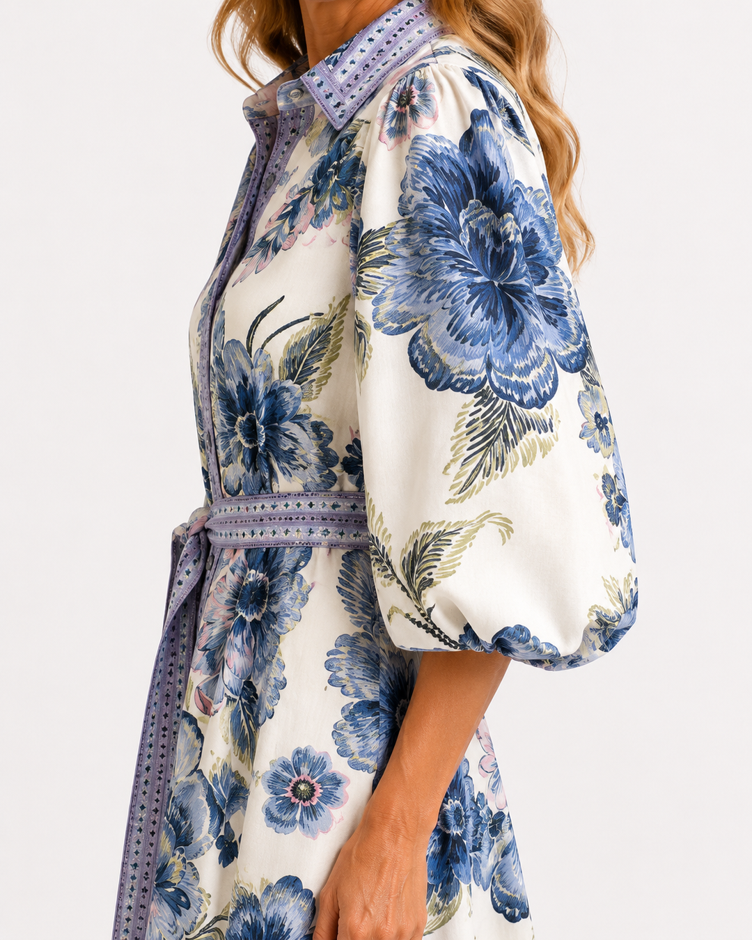 Chantal – Robe chemise fleurie à taille ceinturée