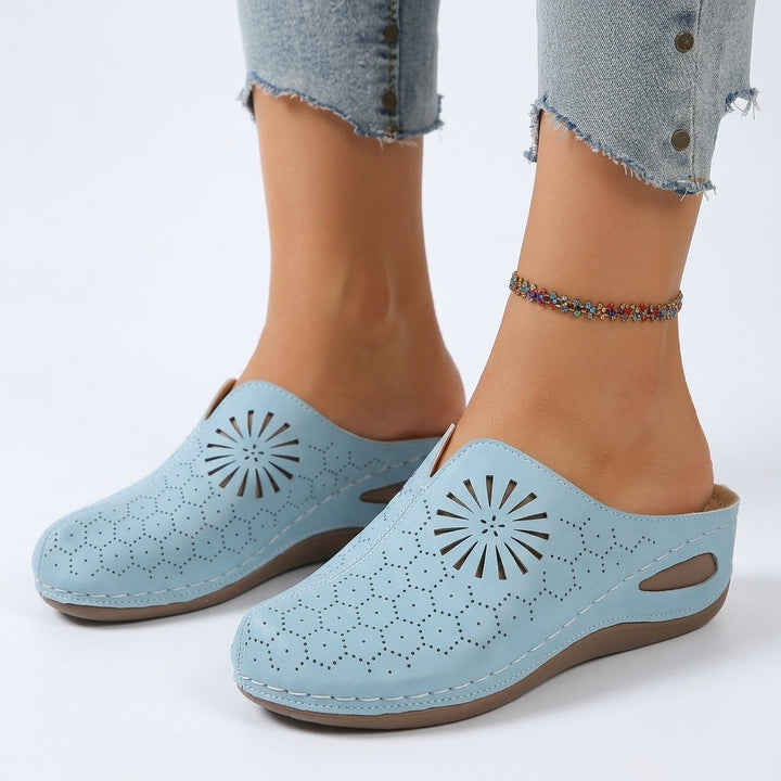 Floralie™ — Mule ajourée fleurie confort naturel quotidien