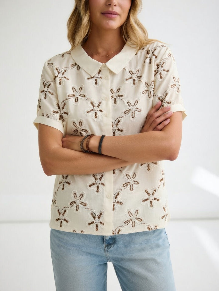 Amandélie™ — Blouse brodée florale élégante légère