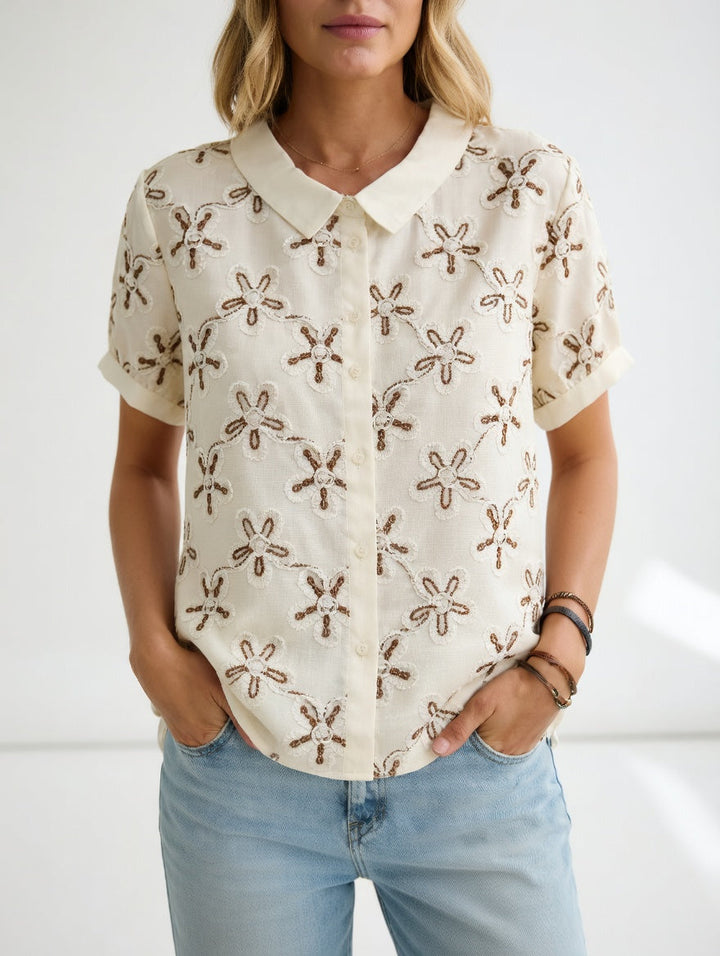 Amandélie™ — Blouse brodée florale élégante légère
